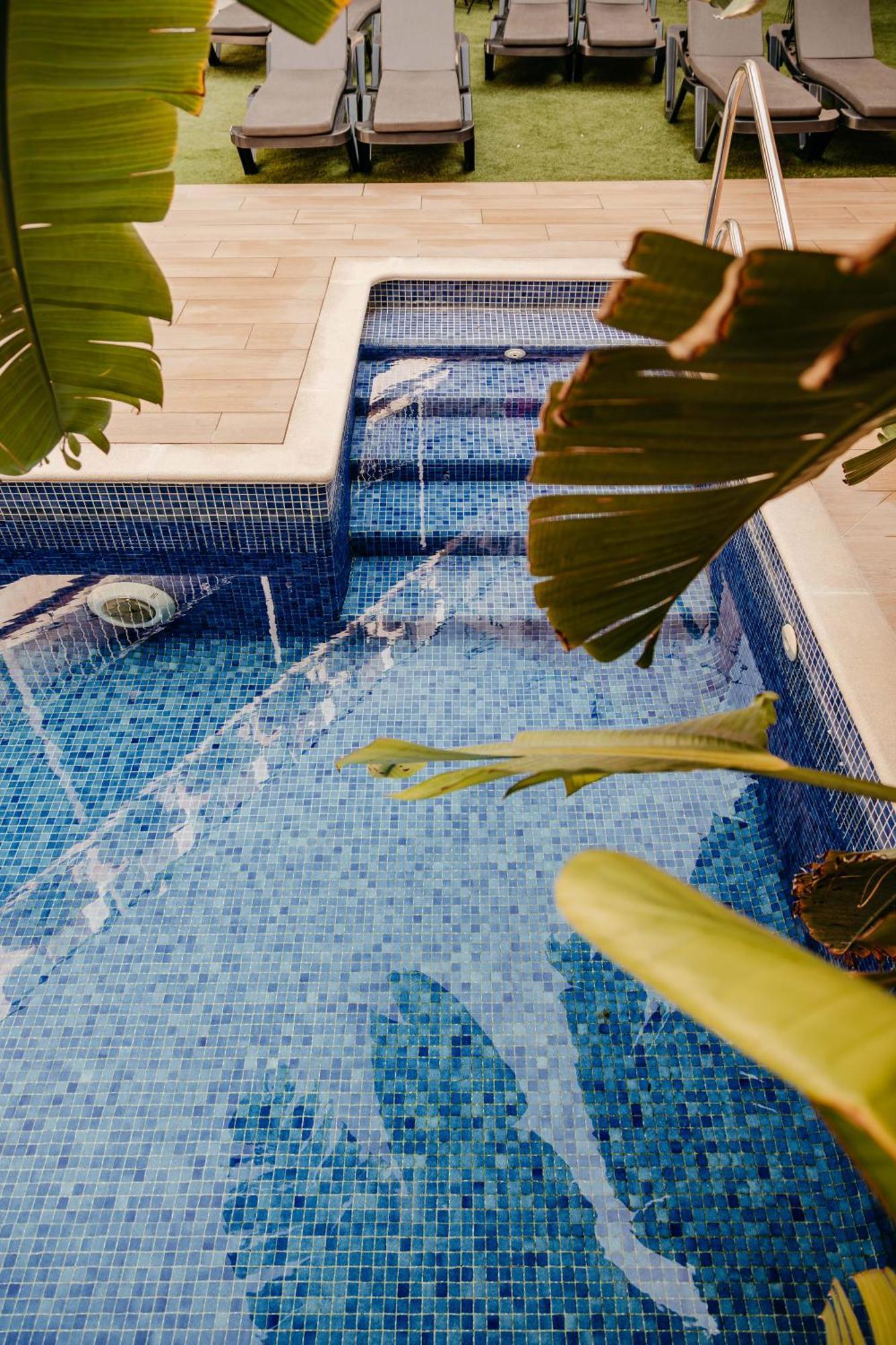 Astuto Boutique Jerez - Adults Only Hotel Jerez de la Frontera Exterior photo